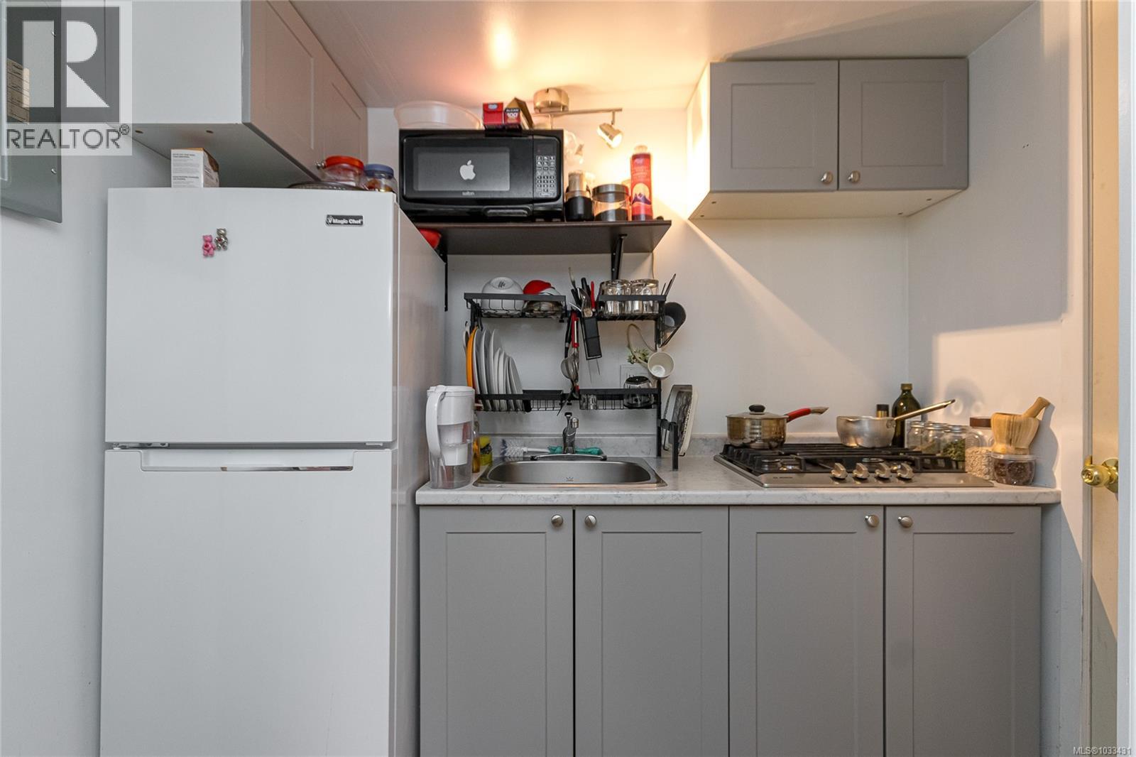  932 Bray Avenue, Langford