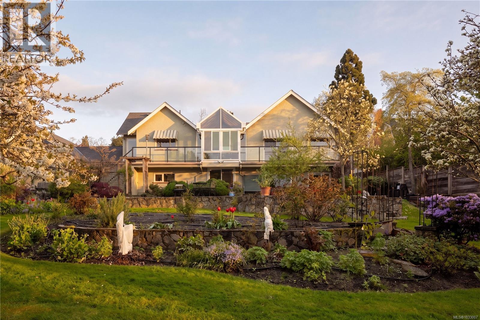  1541 Despard Avenue, Victoria