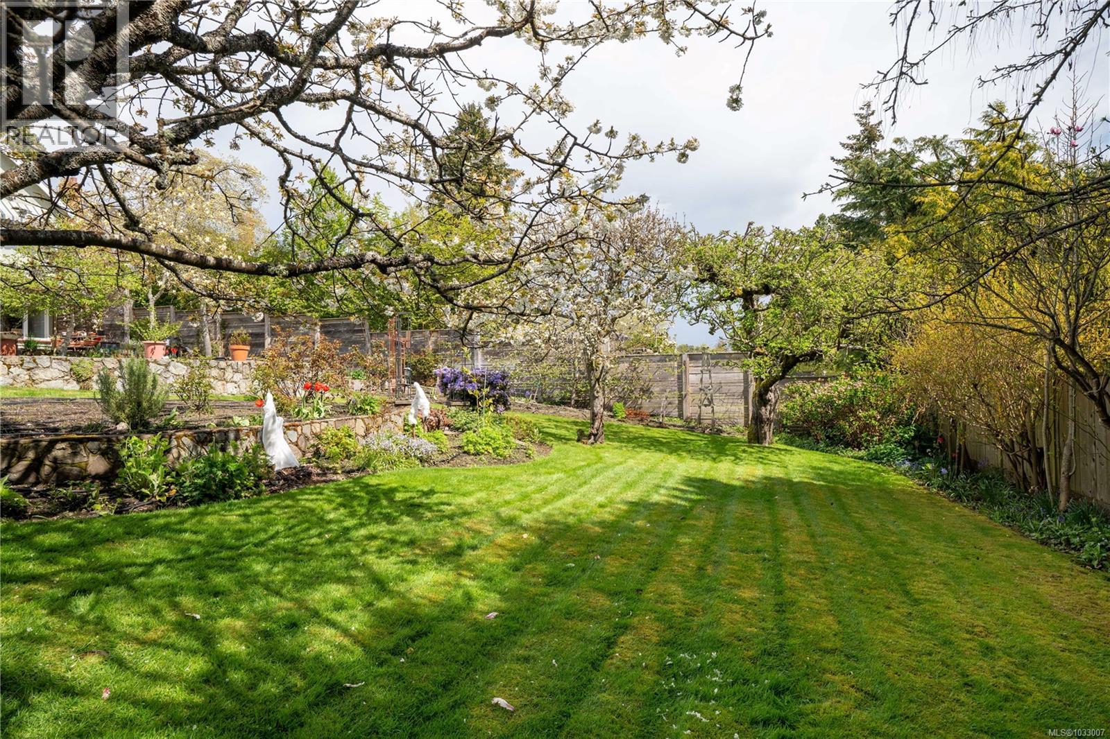  1541 Despard Avenue, Victoria