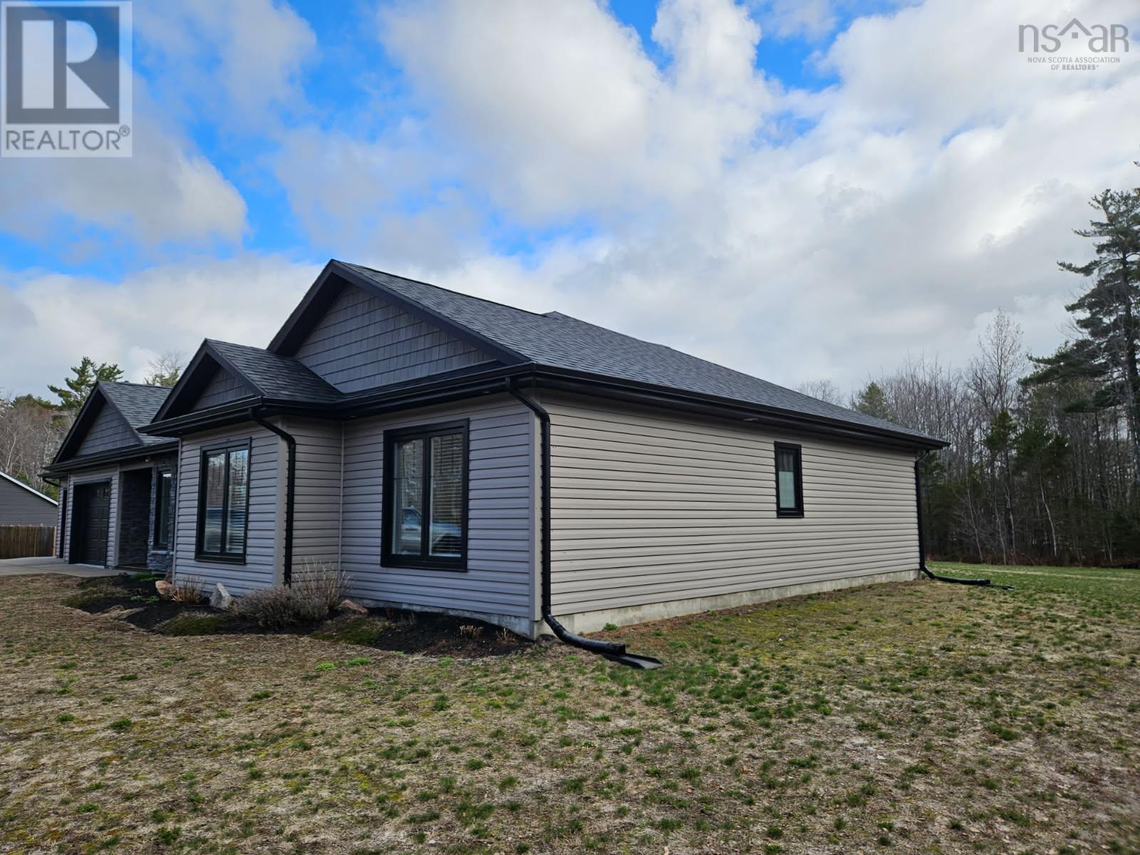 Property 19 of 20 of 472 Alexander MacKenzie Road