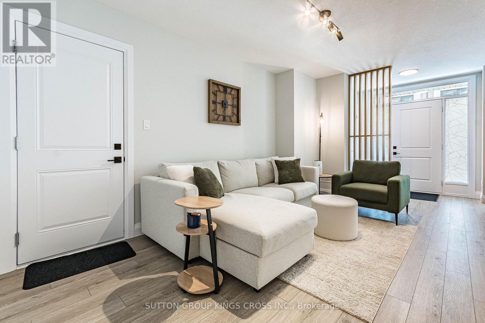 #79 143 ELGIN STREET N - 11