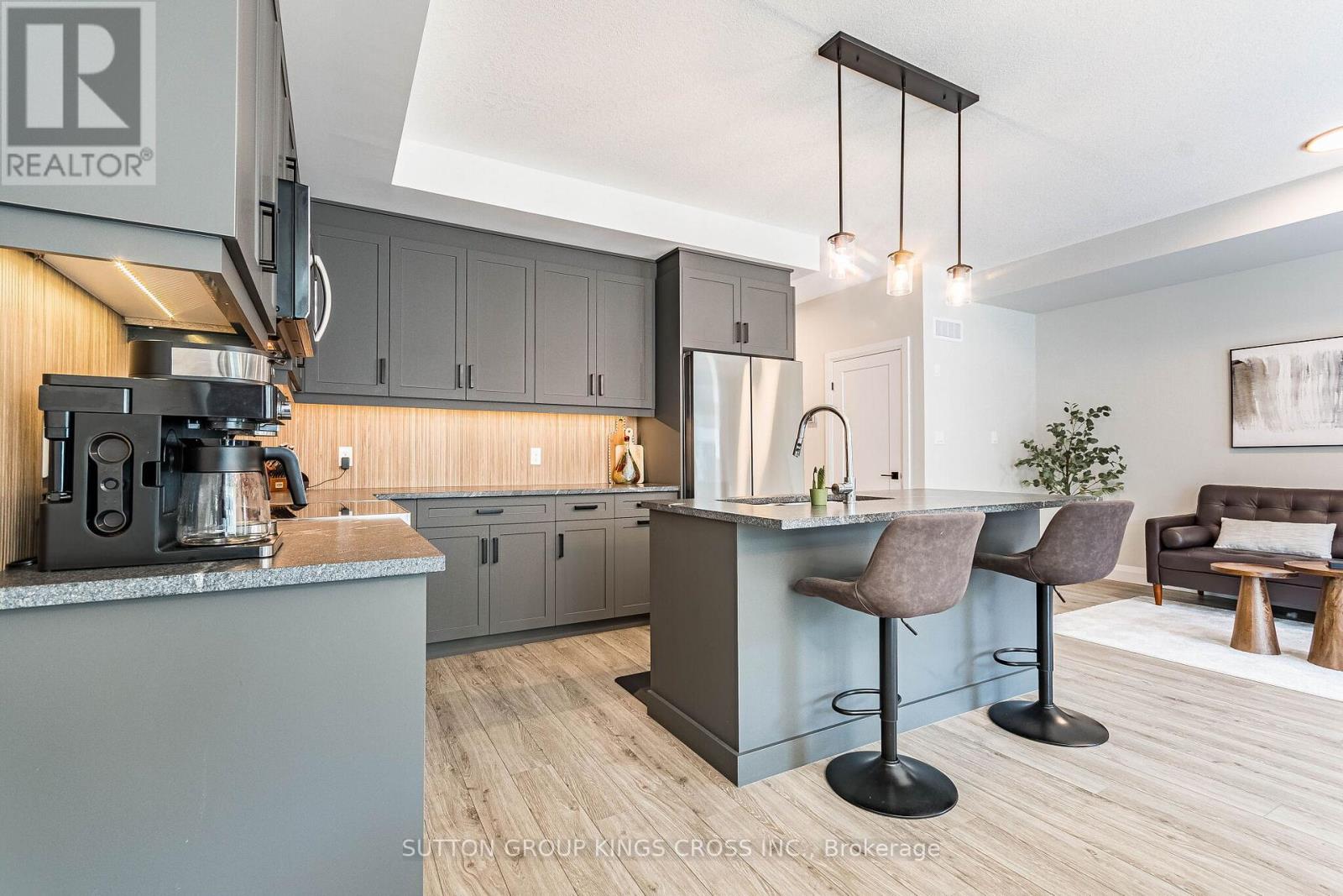 #79 143 ELGIN STREET N - 17