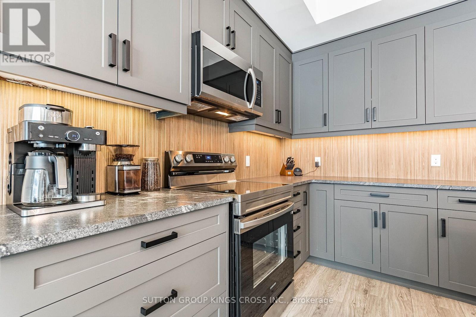 #79 143 ELGIN STREET N - 25
