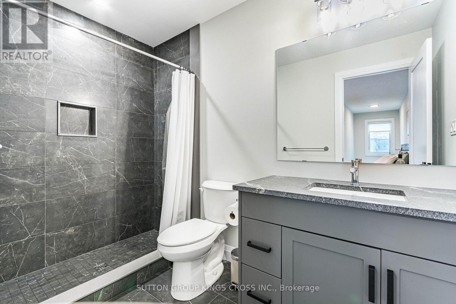 #79 143 ELGIN STREET N - 33