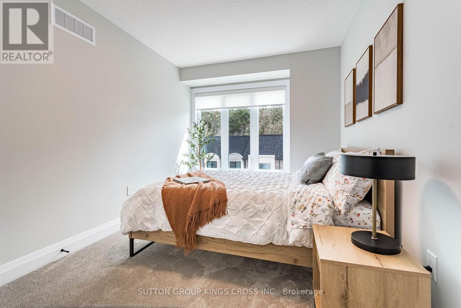 #79 143 ELGIN STREET N - 36