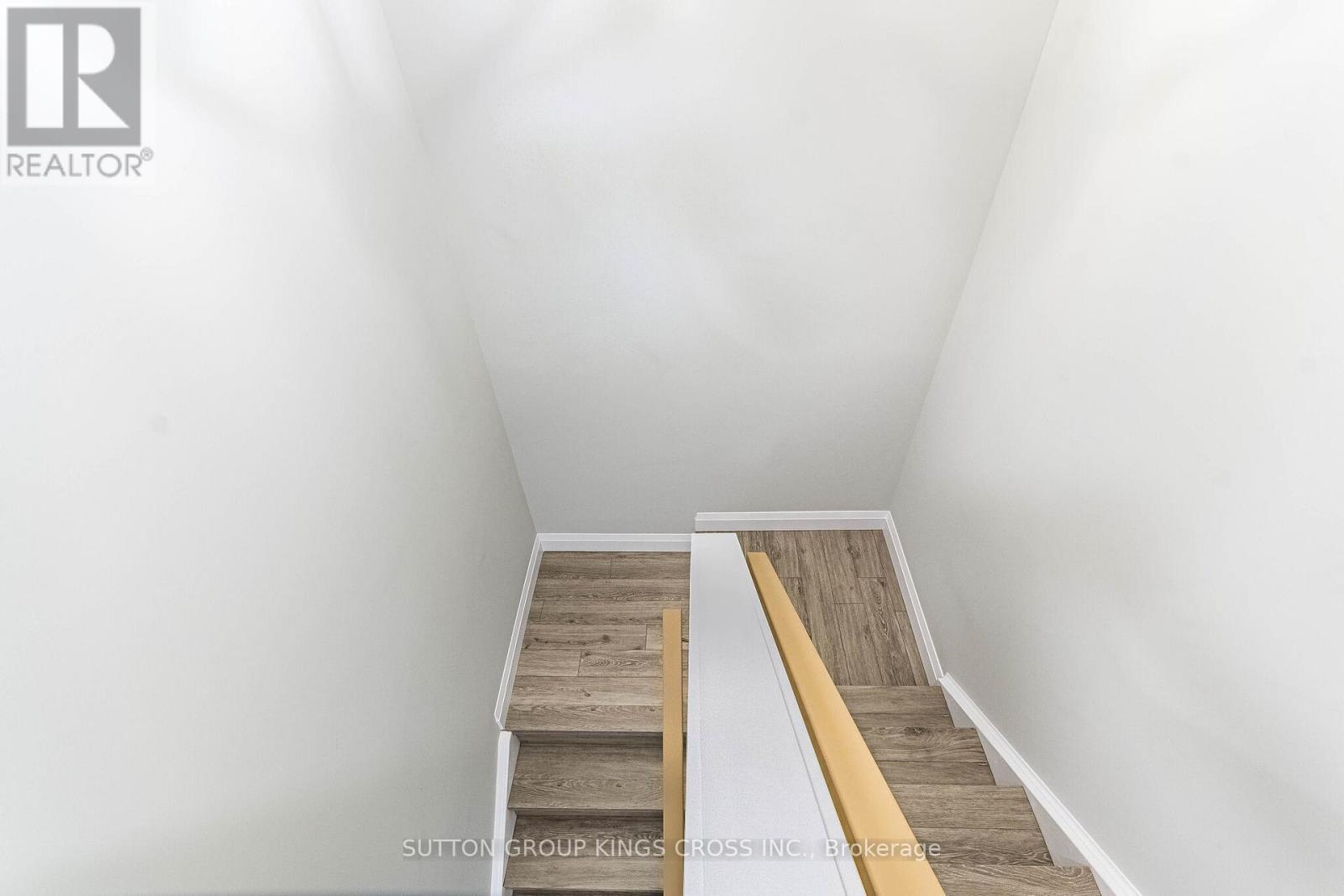 #79 143 ELGIN STREET N - 43