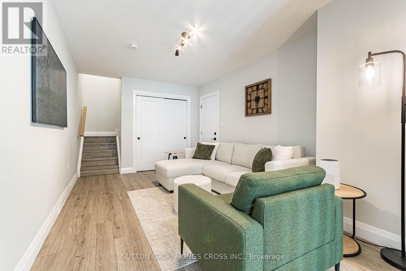 #79 143 ELGIN STREET N - 9