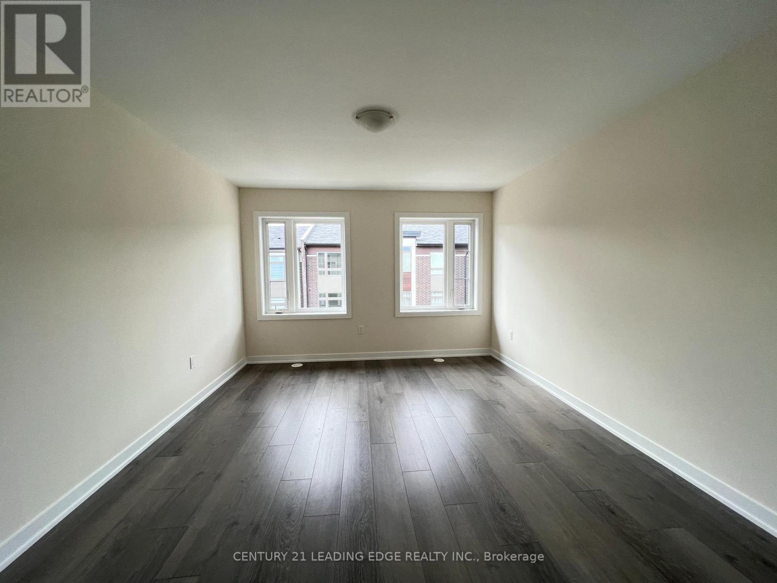 211 - 250 FINCH AVENUE — photo 17