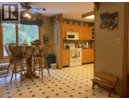 Family room - 9820 Granby Road, Grand Forks, BC V0H1H1 Photo 6