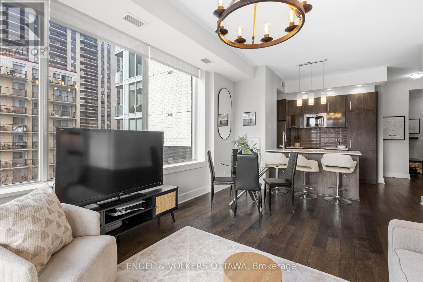 #302 255 BAY STREET - 13