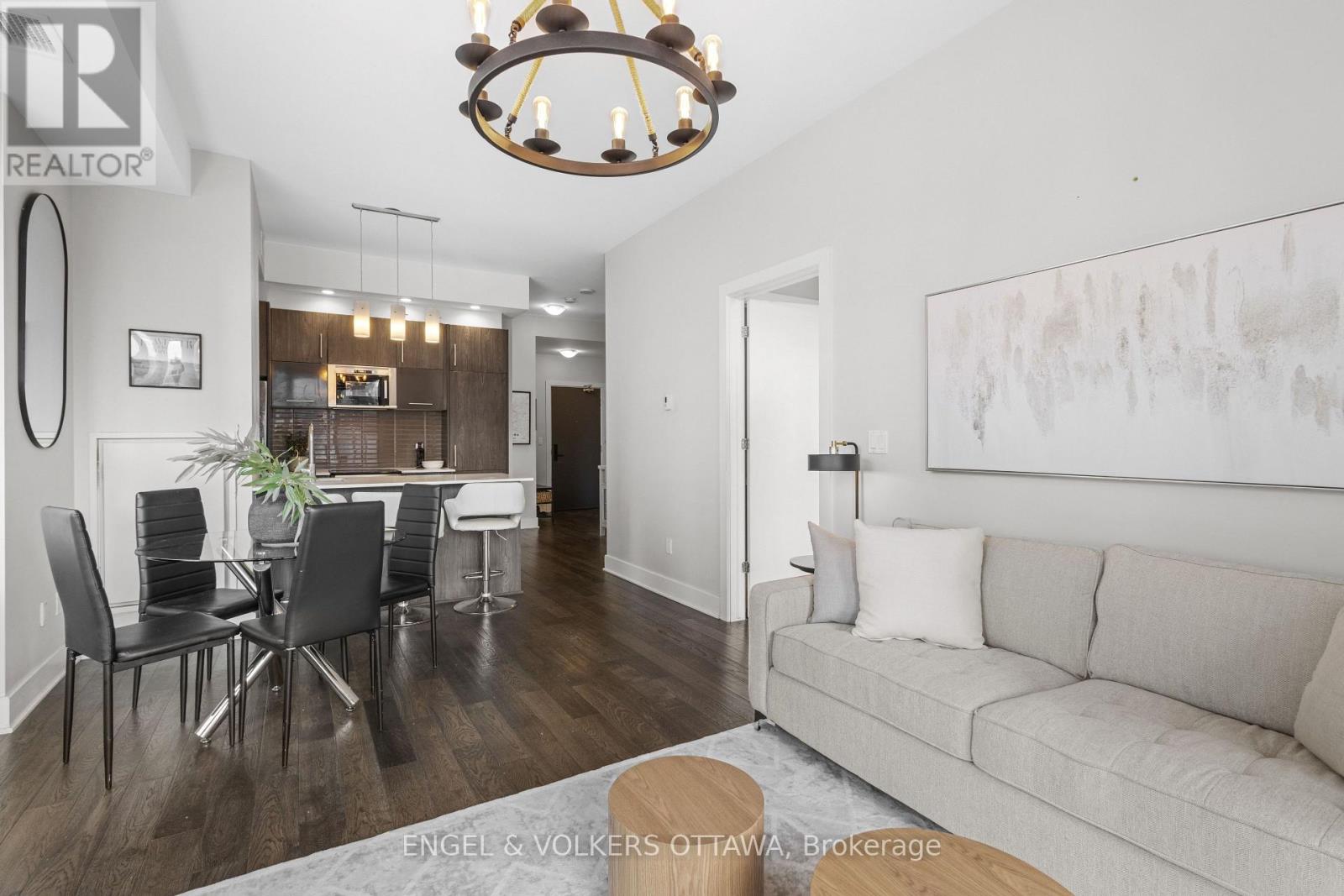 #302 255 BAY STREET - 14