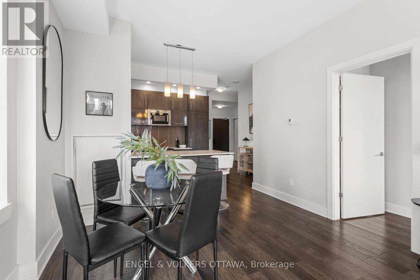 #302 255 BAY STREET - 16