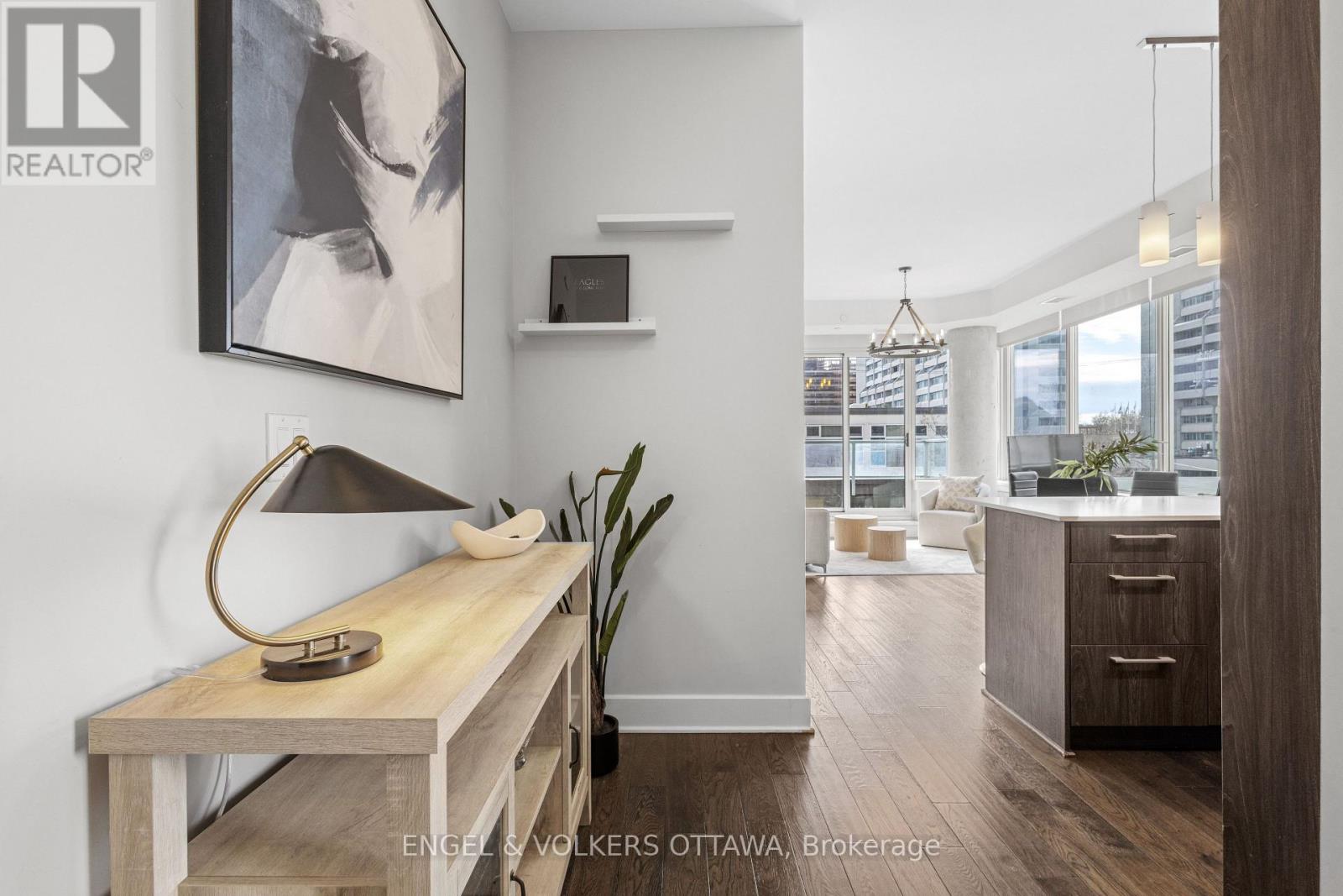 #302 255 BAY STREET - 7