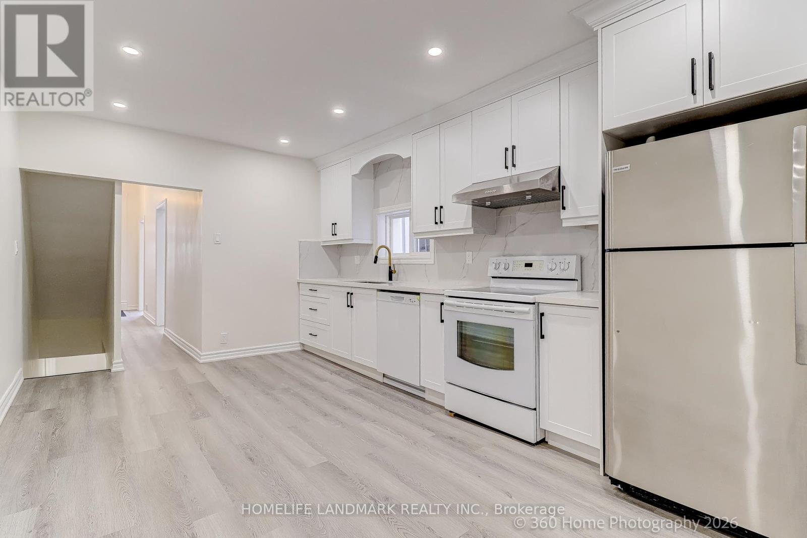 4 ANDREWS AVENUE - 18