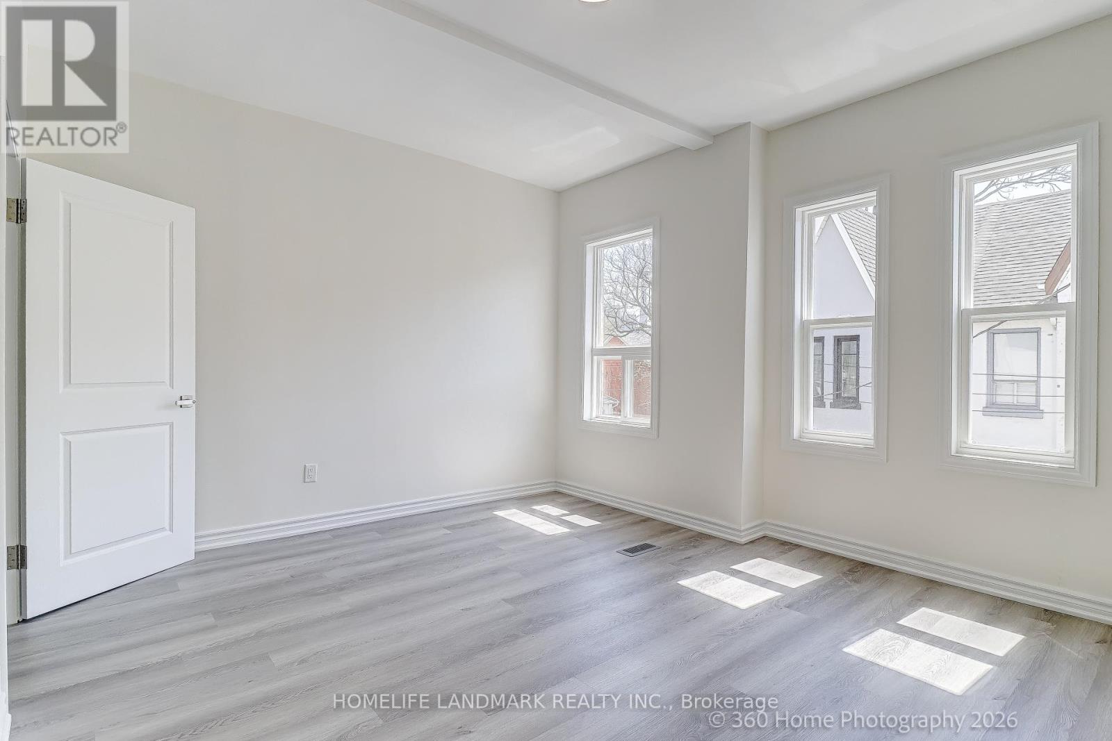 4 ANDREWS AVENUE - 20