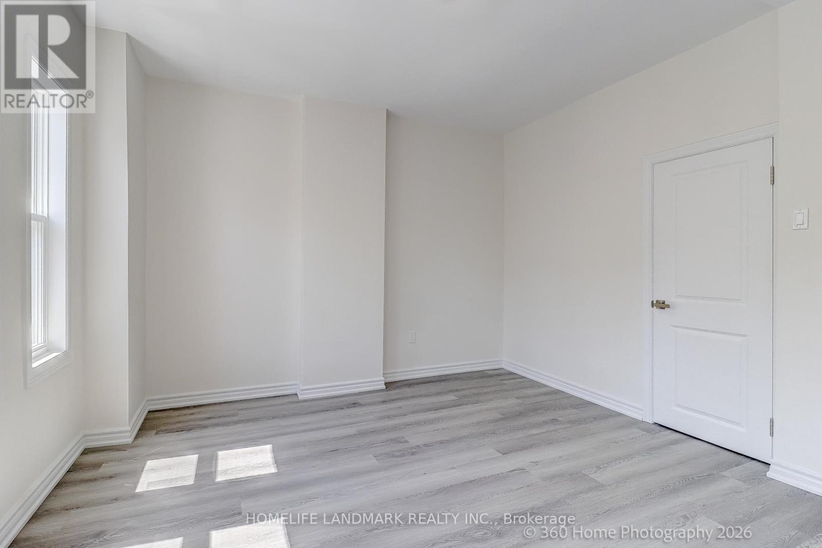 4 ANDREWS AVENUE - 22