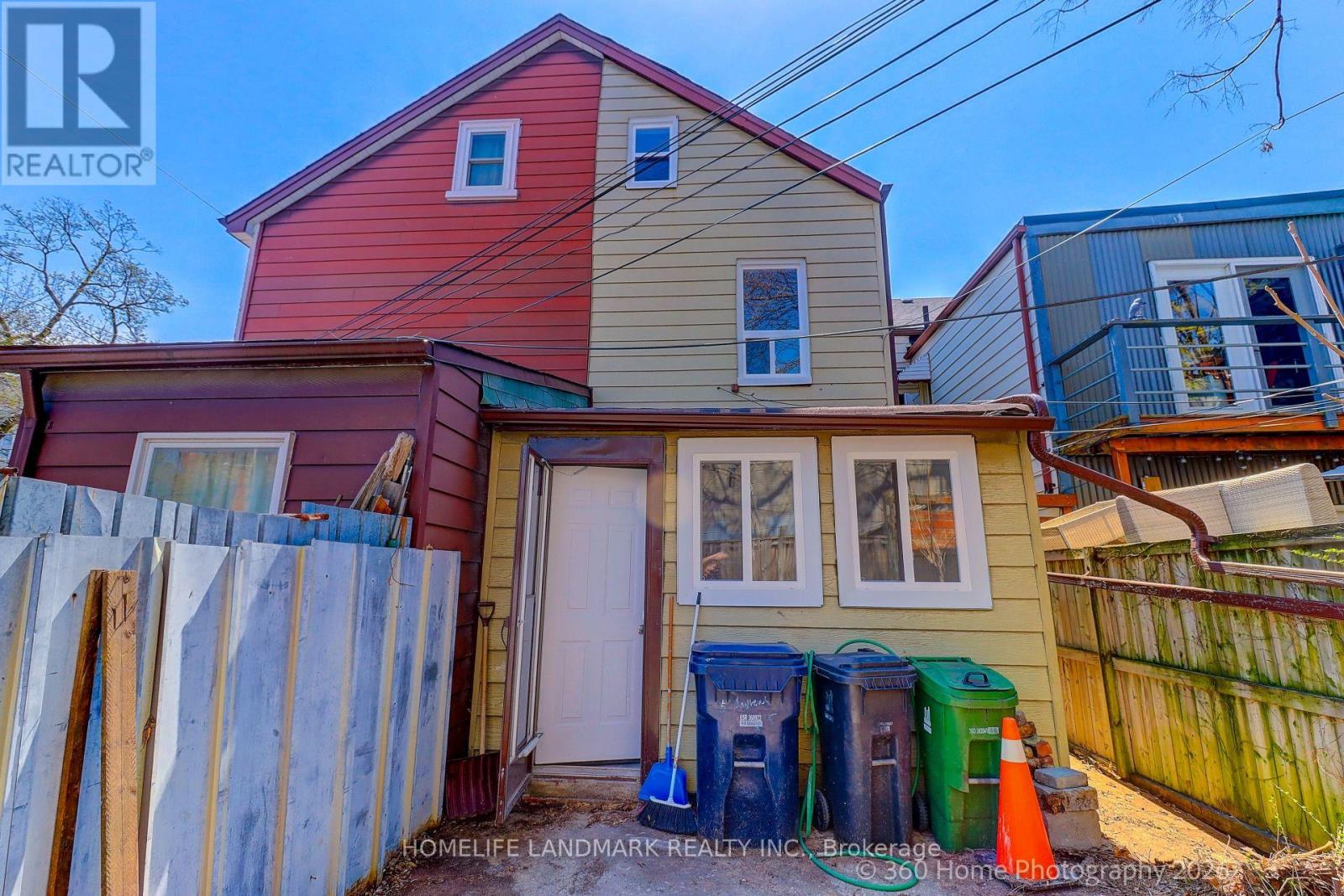 4 ANDREWS AVENUE - 32