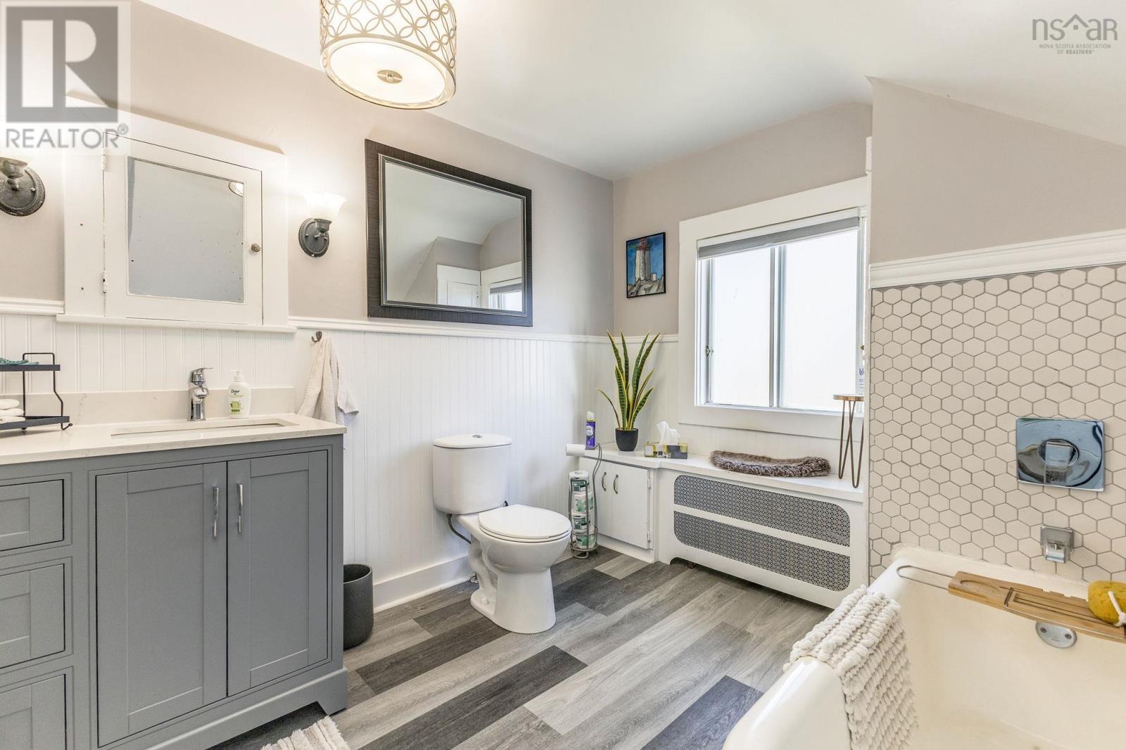 Property 28 of 49 of 5989 Stellarton Trafalgar Road