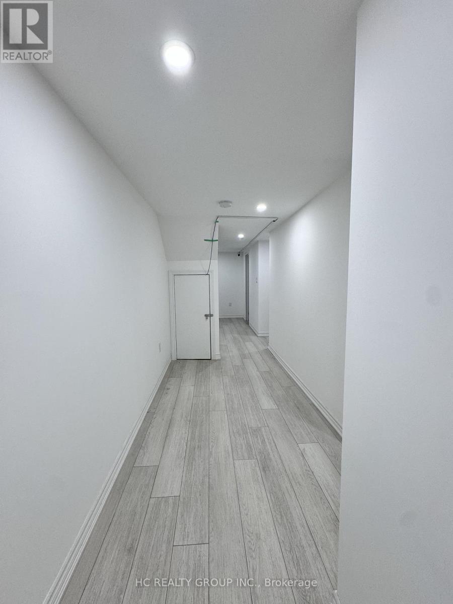523 EGLINGTON AVENUE — photo 10