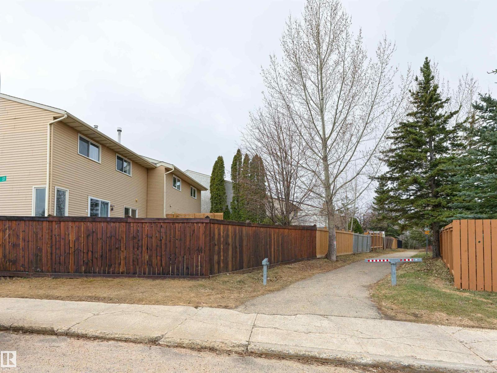 12335 25 AV NW, Edmonton