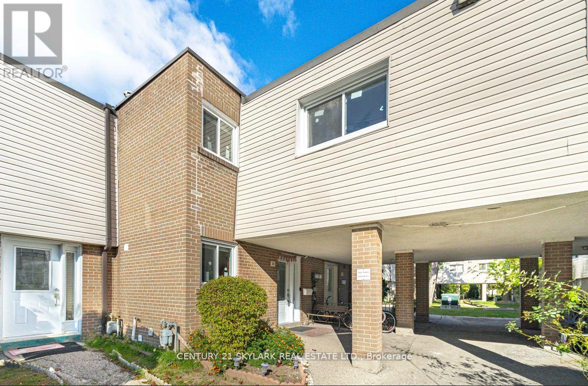 #26 435 SILVERSTONE DRIVE - 1