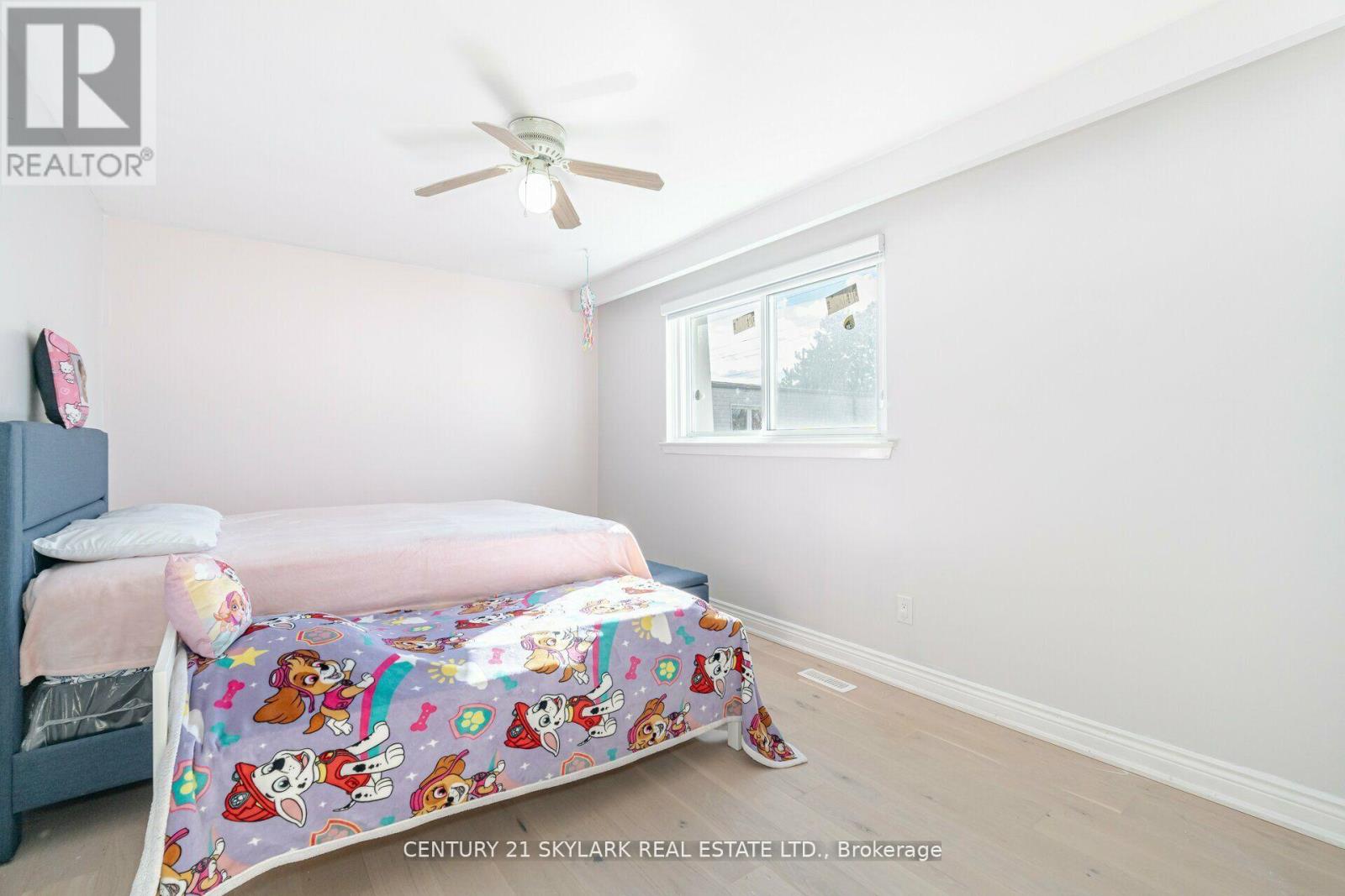 #26 435 SILVERSTONE DRIVE - 9