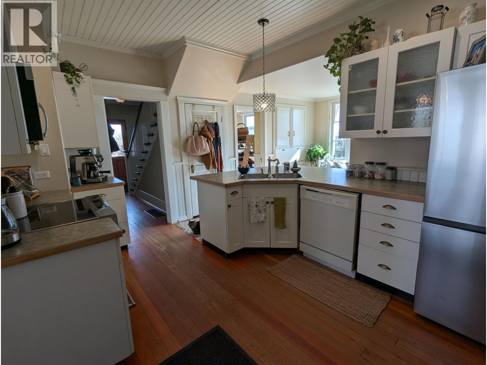 3891 BROADWAY AVENUE, Smithers