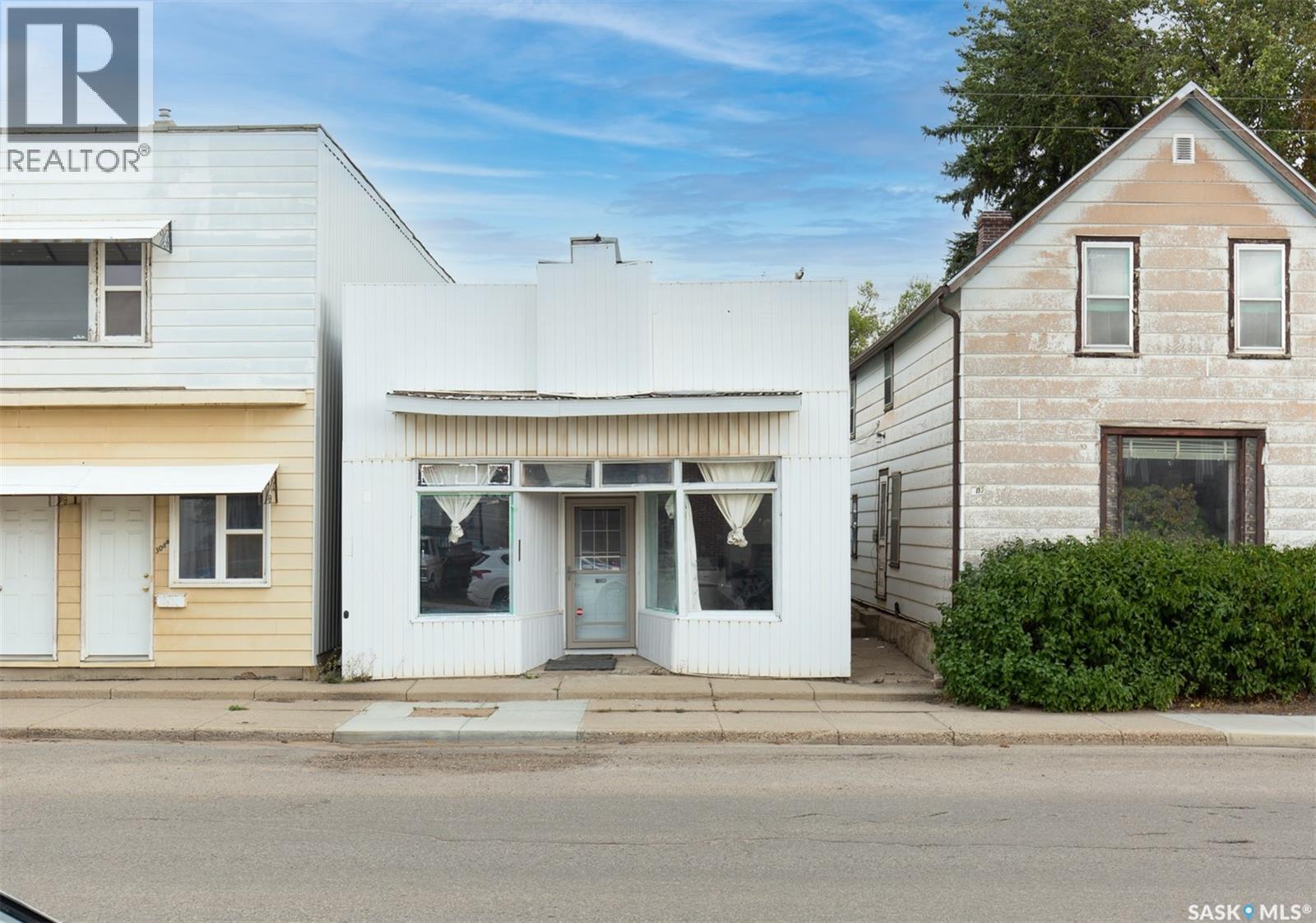 306 Fairford STREET W - 1