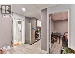 306 Fairford Street W, Moose Jaw, SK S6H1V9 Photo 10