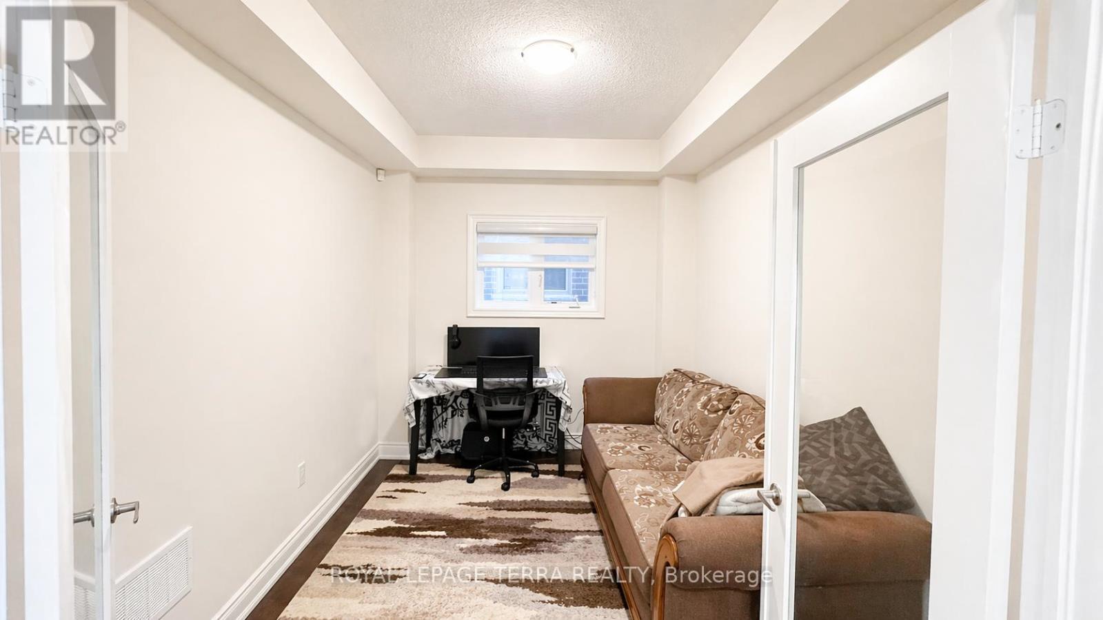 144 BLOOMFIELD CRESCENT — photo 11