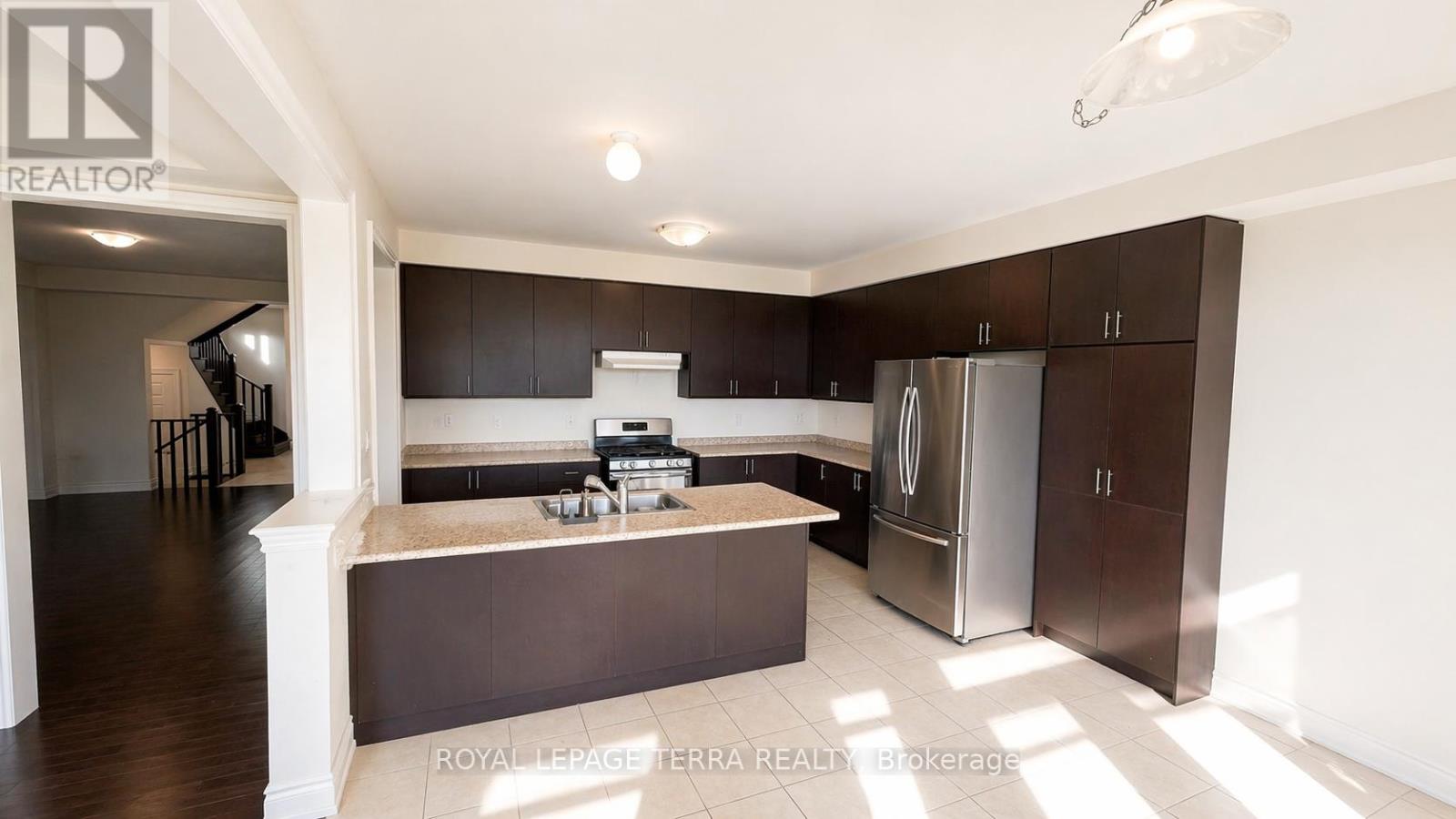 144 BLOOMFIELD CRESCENT — photo 14