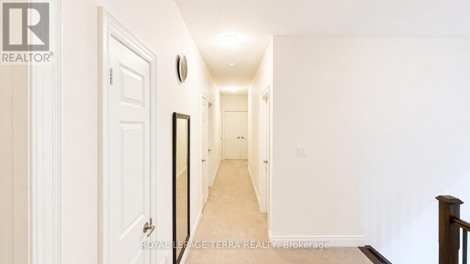 144 BLOOMFIELD CRESCENT — photo 24