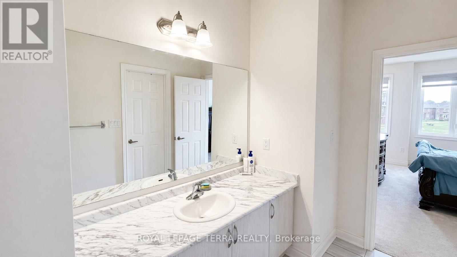 144 BLOOMFIELD CRESCENT — photo 27