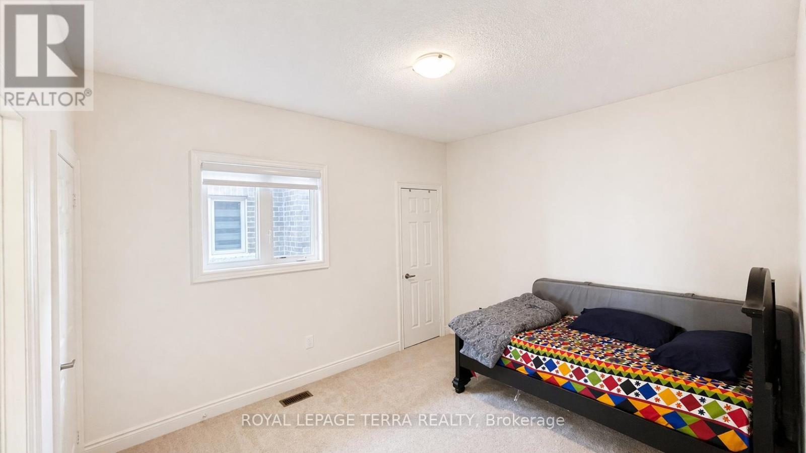 144 BLOOMFIELD CRESCENT — photo 29