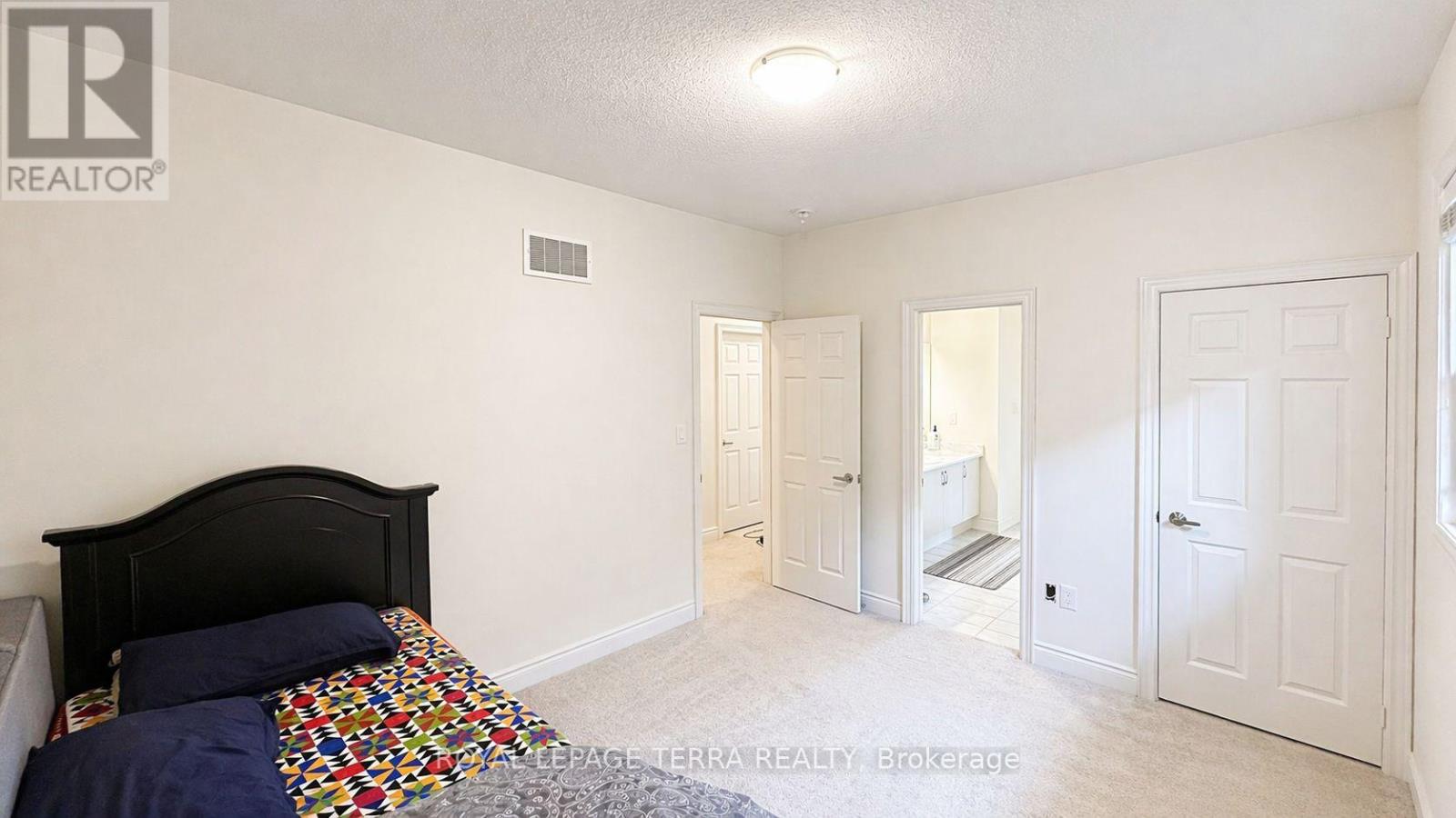 144 BLOOMFIELD CRESCENT — photo 30