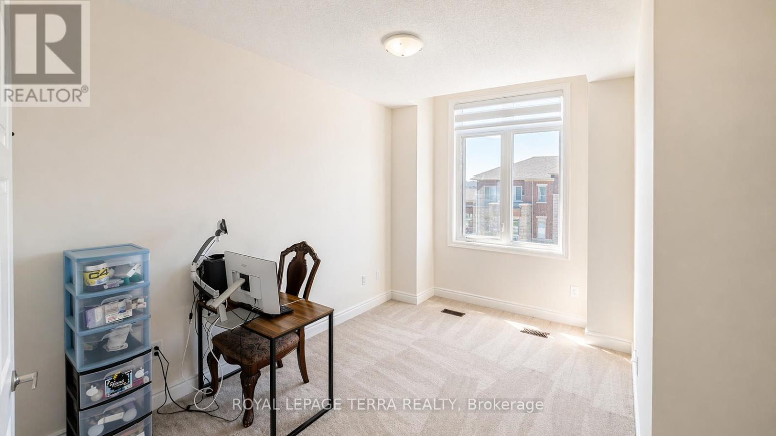 144 BLOOMFIELD CRESCENT — photo 31