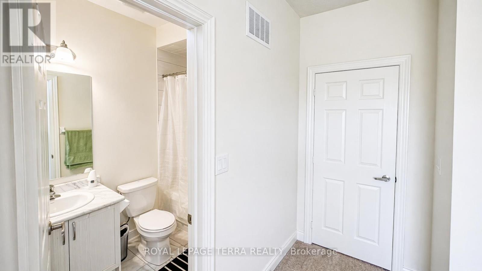 144 BLOOMFIELD CRESCENT — photo 34