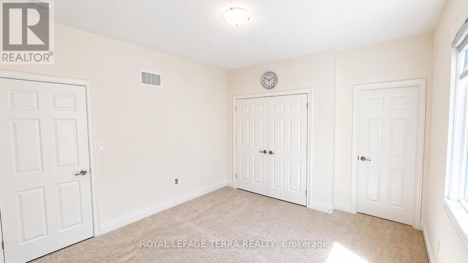 144 BLOOMFIELD CRESCENT — photo 35