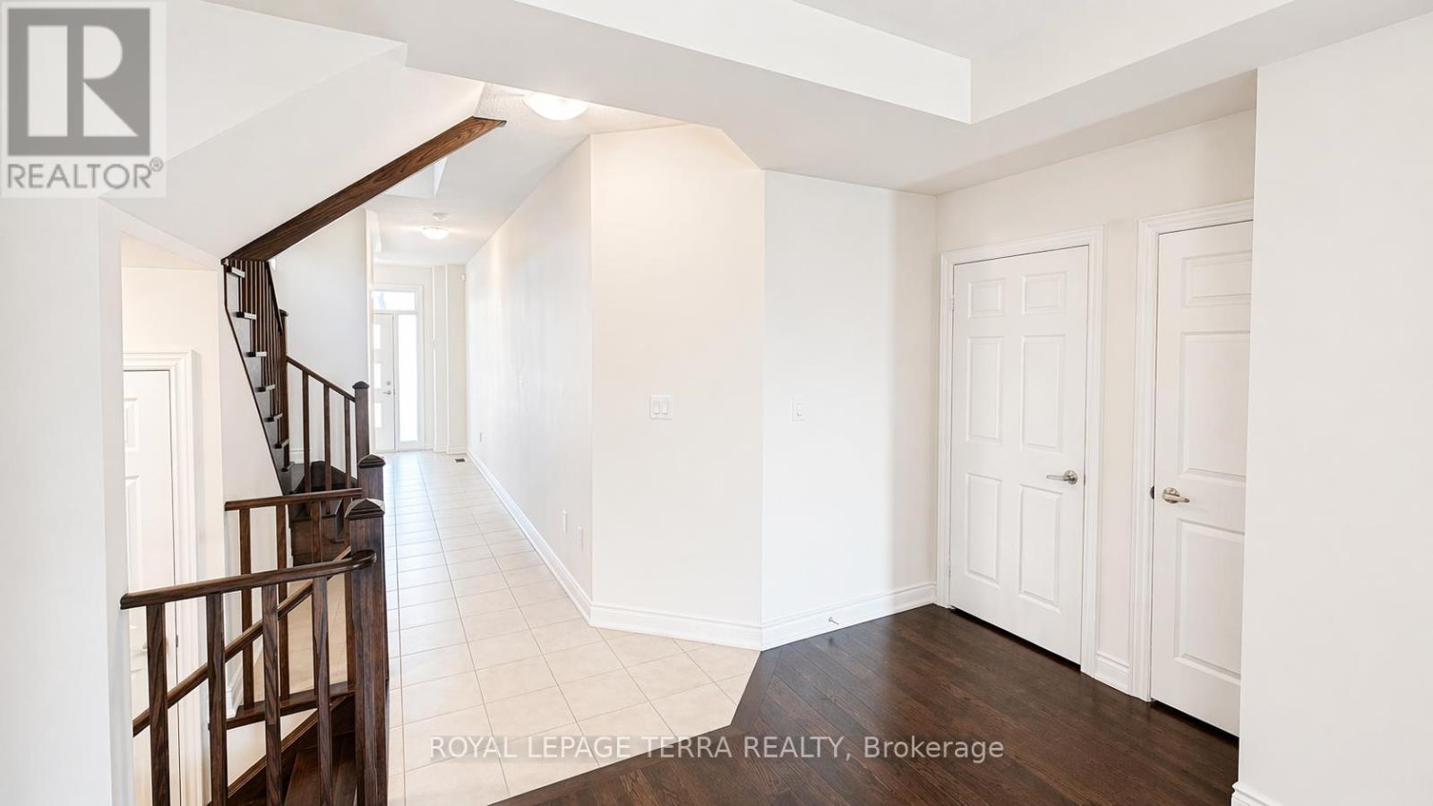 144 BLOOMFIELD CRESCENT — photo 8