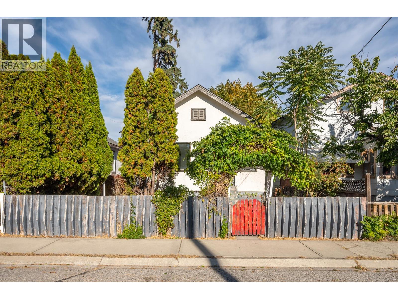 363 Nanaimo Avenue W, Penticton