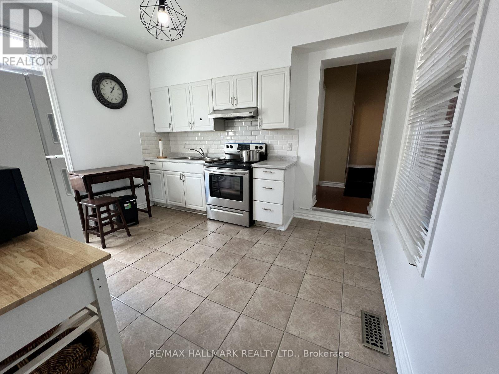 Listing photo of 2 - 374 DUNDAS STREET E