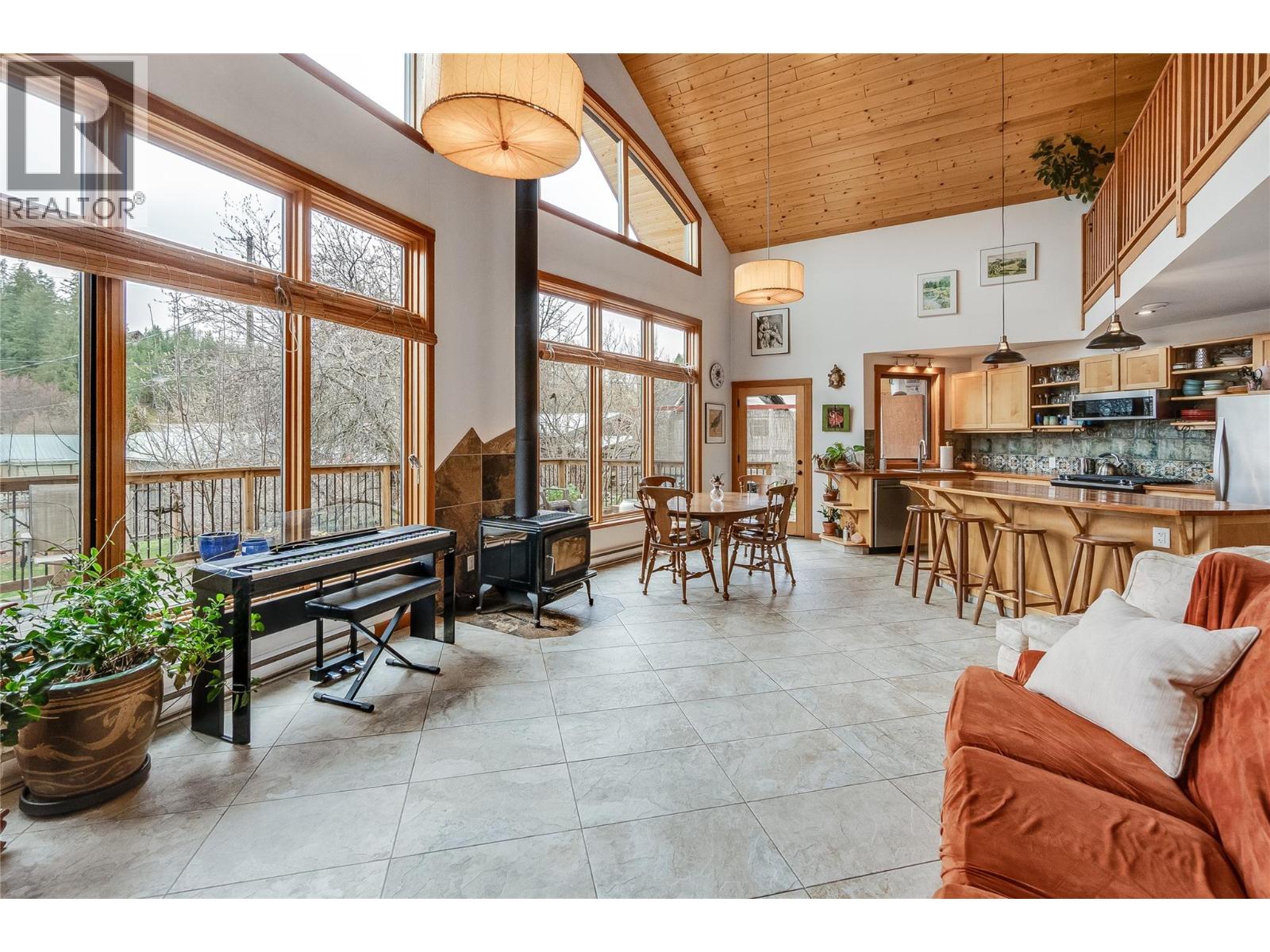 338 C Avenue - 16