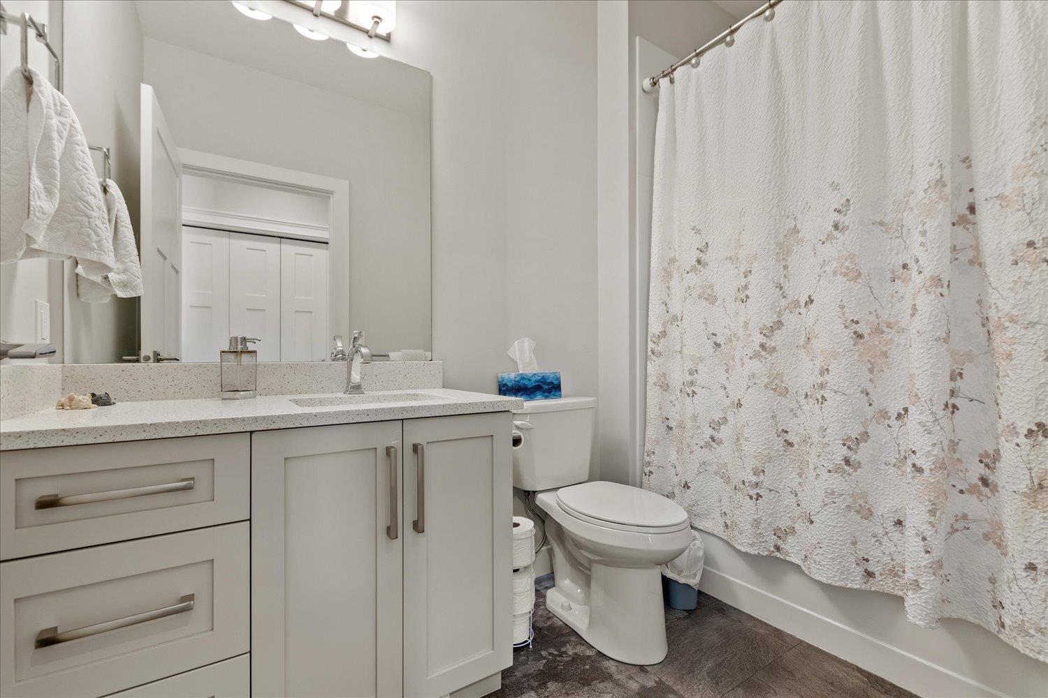 House in Chilliwack - Image 9