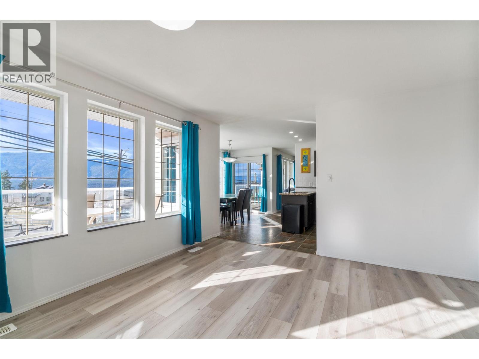 430 20 Street SE — photo 16