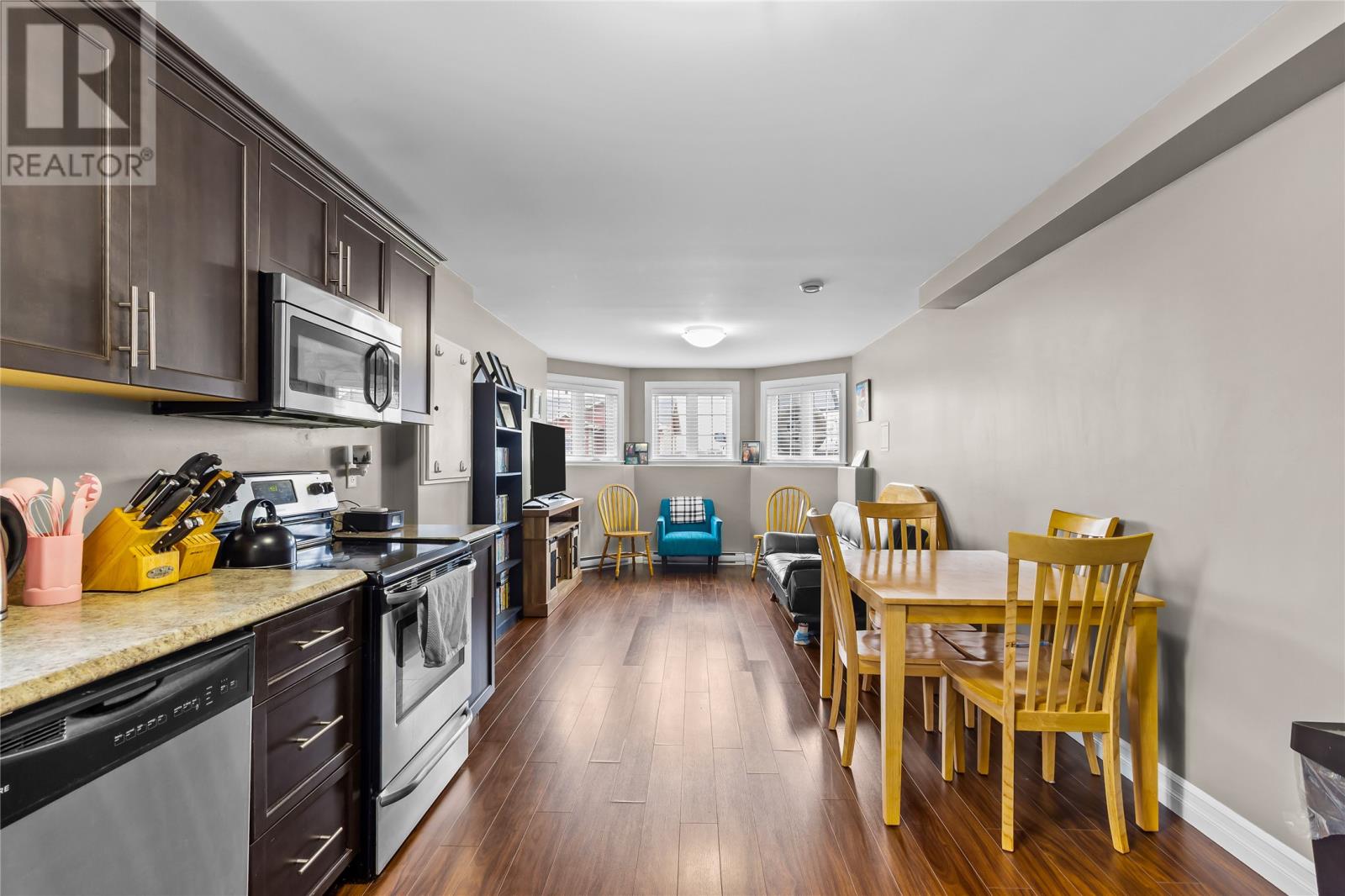 21 Morgan Avenue - 21