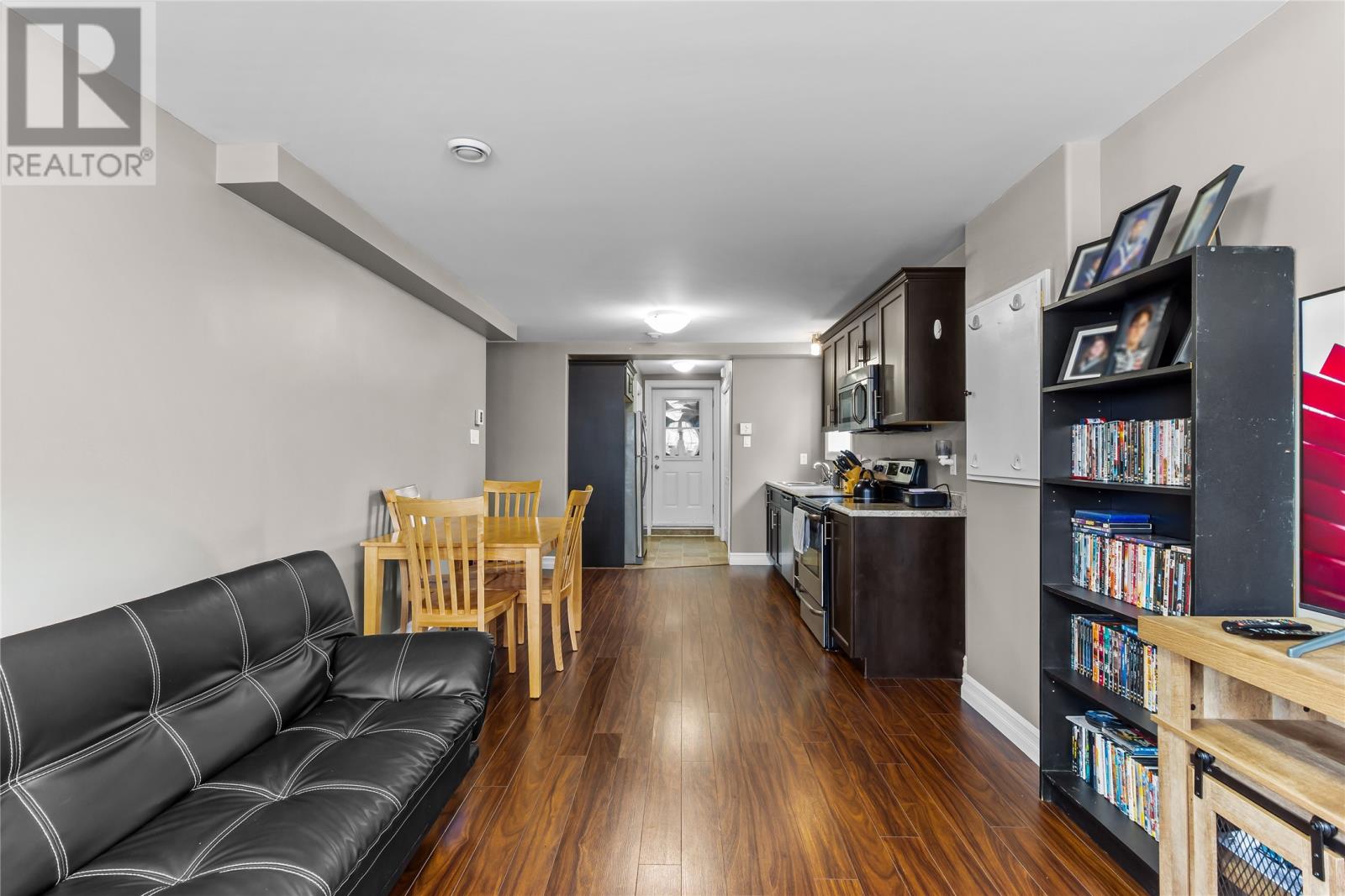 21 Morgan Avenue - 24