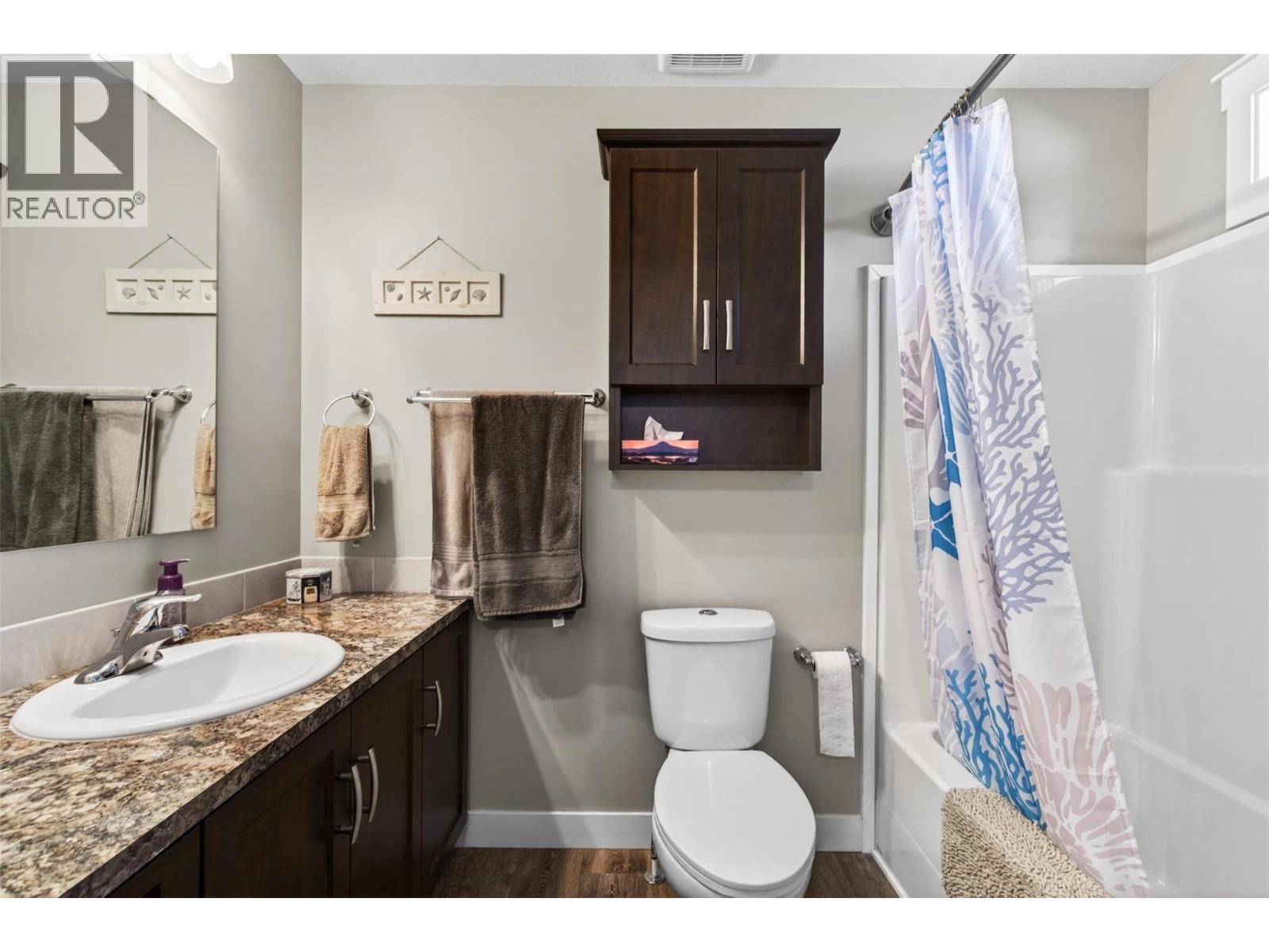 6841 46 Street NE - 24