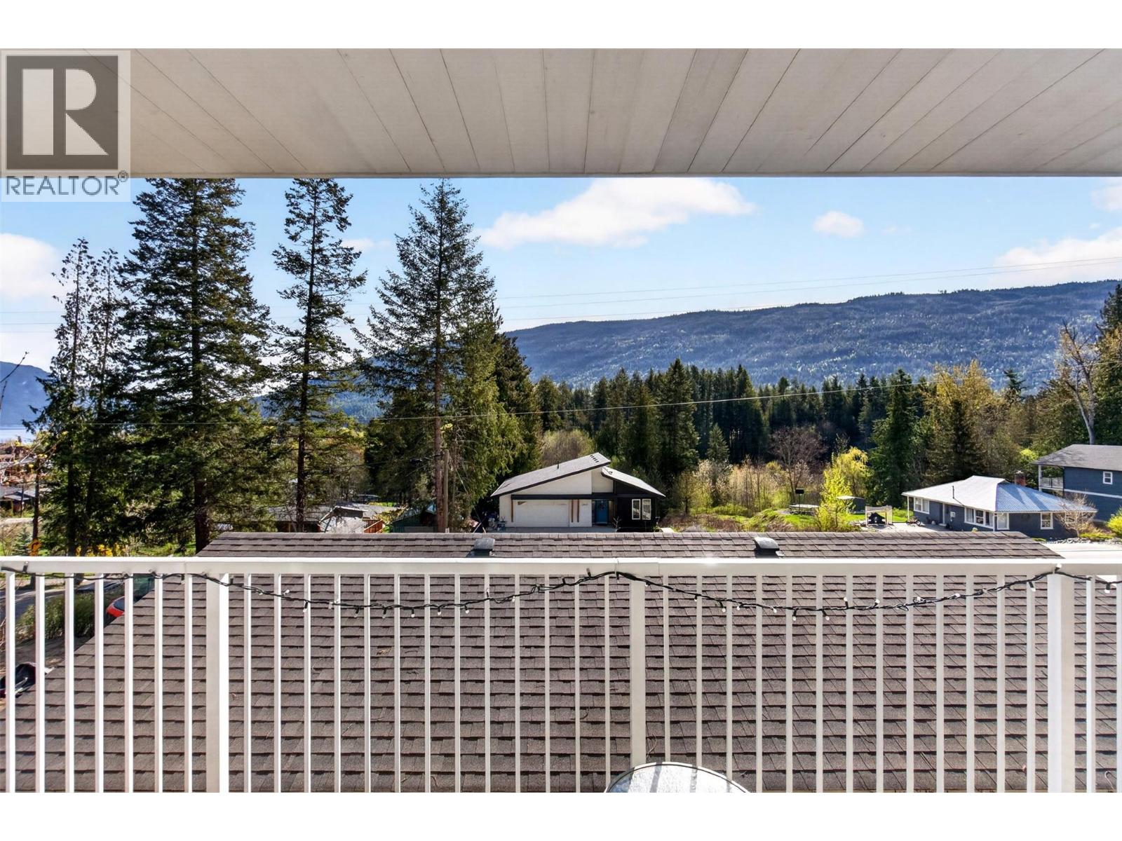 6841 46 Street NE - 27