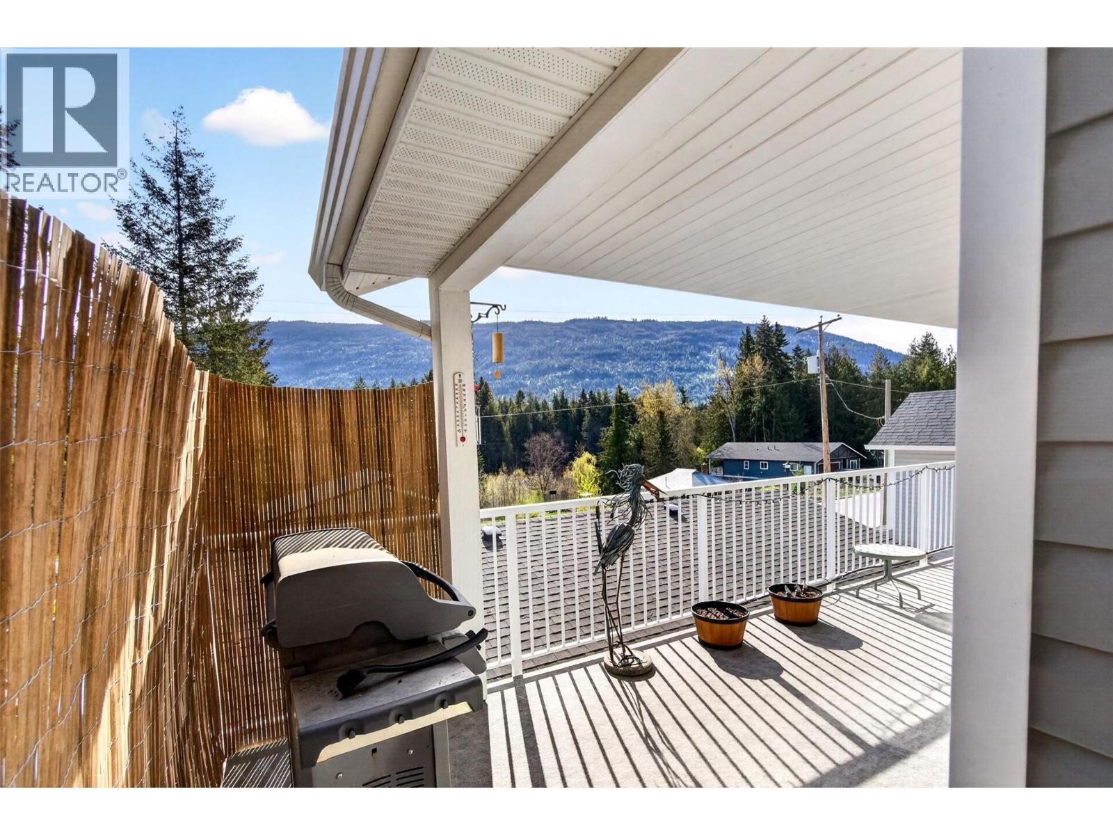 6841 46 Street NE - 28