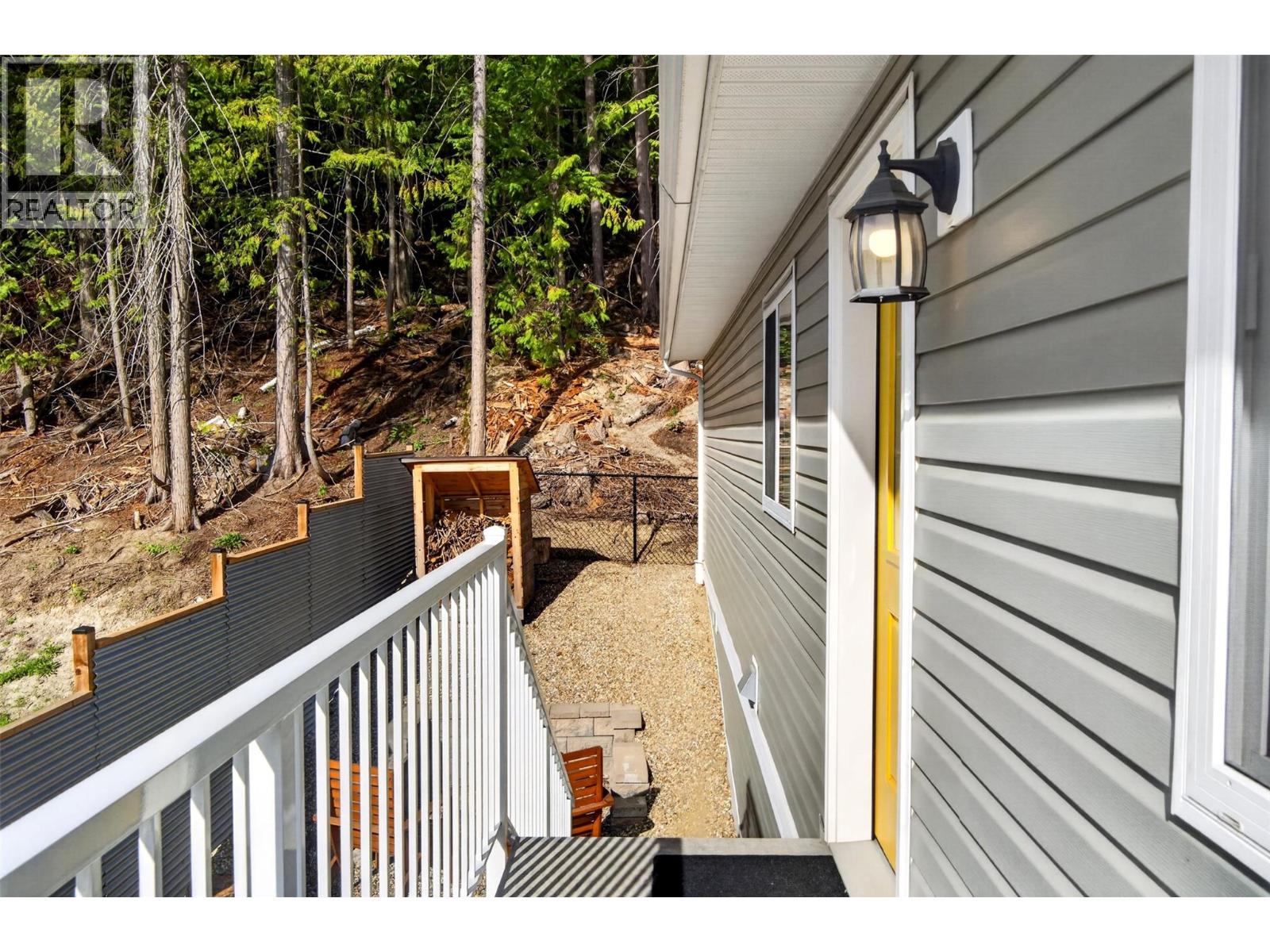 6841 46 Street NE - 30